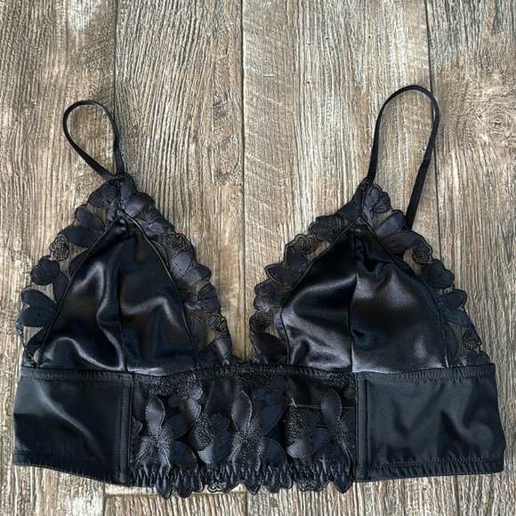 Victoria’s Secret bralette/ brassiere, X-Large - Picture 1 of 10